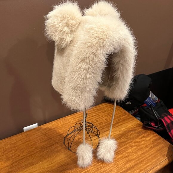 Women's Fluffy Faux Fur Tan Hat with Ears and Pom Pom Ties Very Soft - Picture 1 of 8